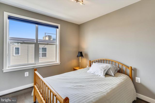 8052 RED HOOK, Rockville, MD 20855