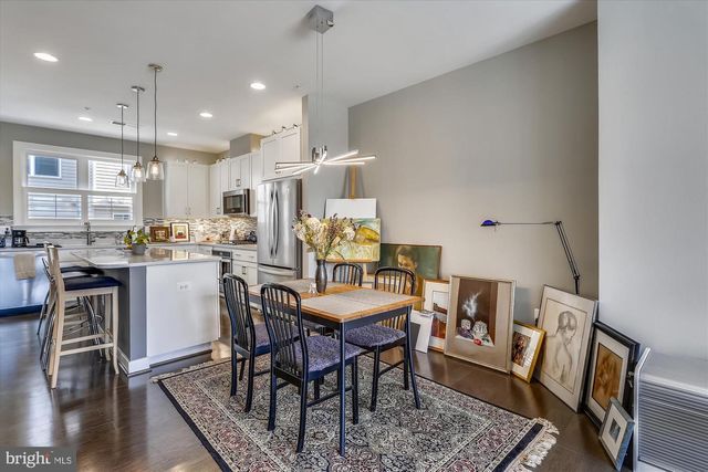 8052 RED HOOK, Rockville, MD 20855