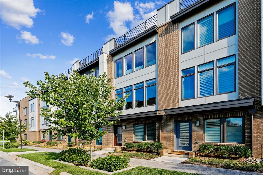 8052 RED HOOK, Rockville, MD 20855