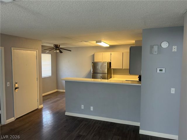 2722 Alicialynn Way, Las Vegas, NV 89121