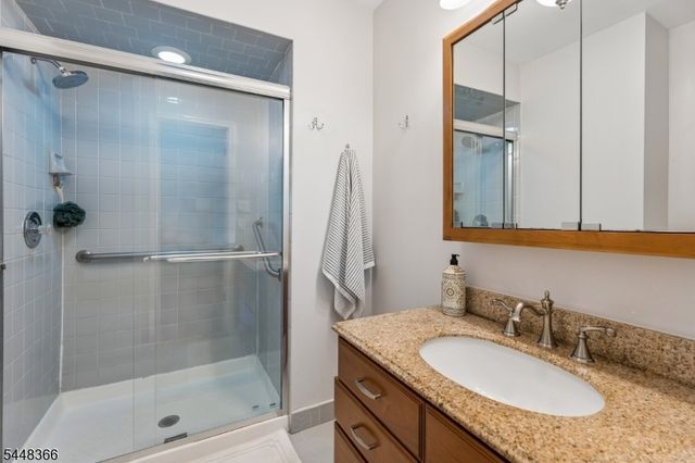 61 Hickory Hill Ct, Rockaway Twp., NJ 07866