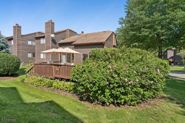 61 Hickory Hill Ct, Rockaway Twp., NJ 07866