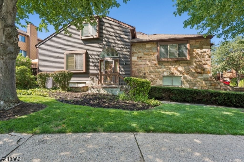 61 Hickory Hill Ct, Rockaway Twp., NJ 07866