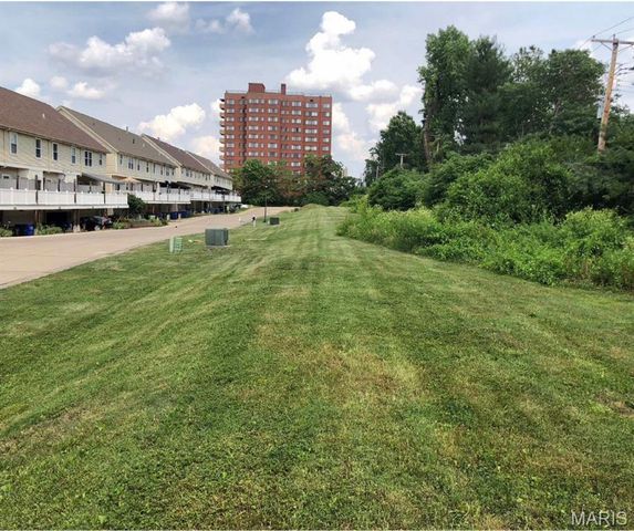 5362 Delmar Place Court, St Louis, MO 63112