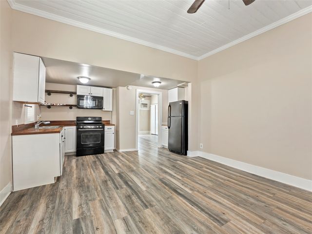 415 W Jefferson Street, Waxahachie, TX 75165