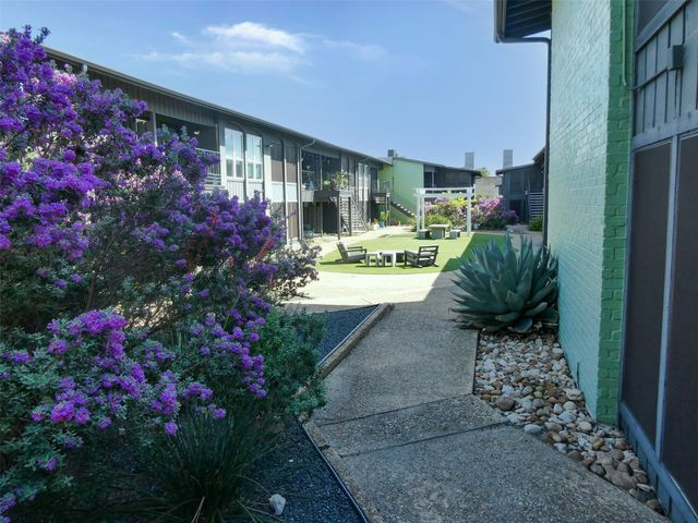 909 REINLI ST 133, Austin, TX 78751
