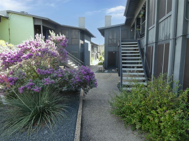 909 REINLI ST 133, Austin, TX 78751