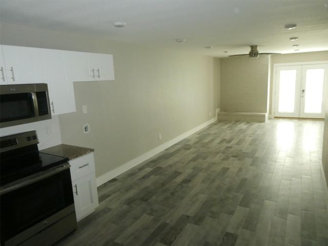 909 REINLI ST 133, Austin, TX 78751
