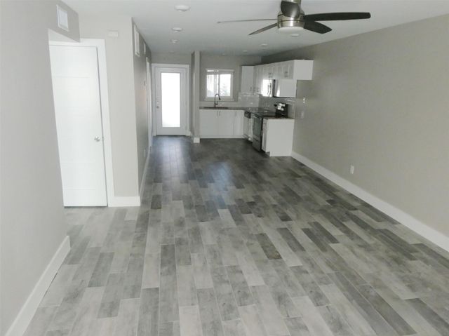 909 REINLI ST 133, Austin, TX 78751