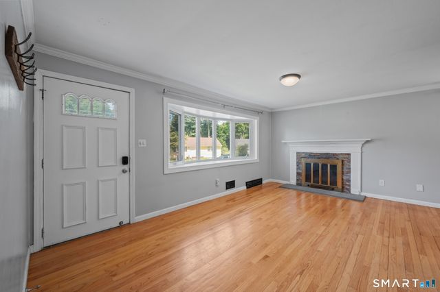 6 Charles Street, Southington, CT 06489