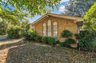 805 Irwin Drive B, Hurst, TX 76053