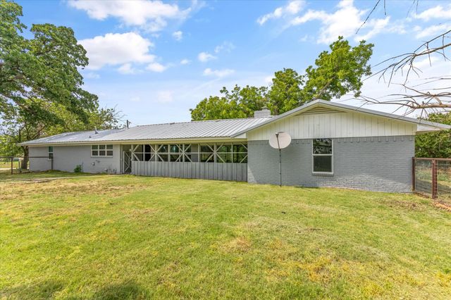 800 Spring Hill, Aubrey, TX 76227