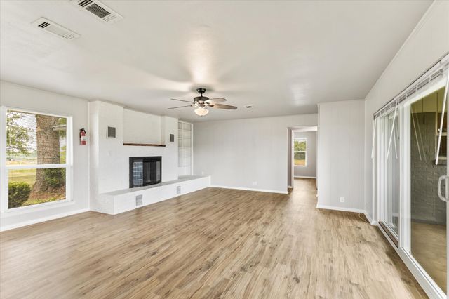 800 Spring Hill, Aubrey, TX 76227