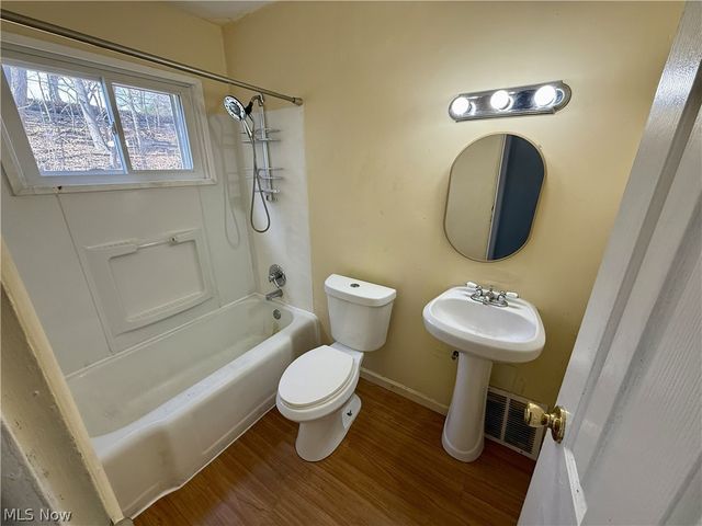 222 Rhodes Avenue, Akron, OH 44302