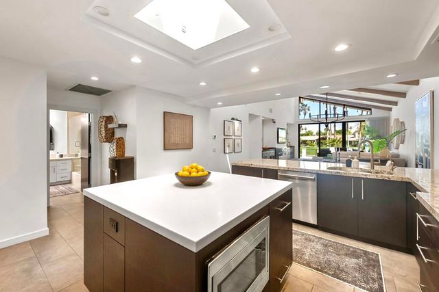 286 Green Mountain Drive, Palm Desert, CA 92211