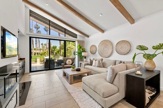 286 Green Mountain Drive, Palm Desert, CA 92211