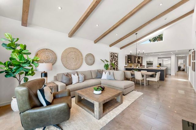 286 Green Mountain Drive, Palm Desert, CA 92211