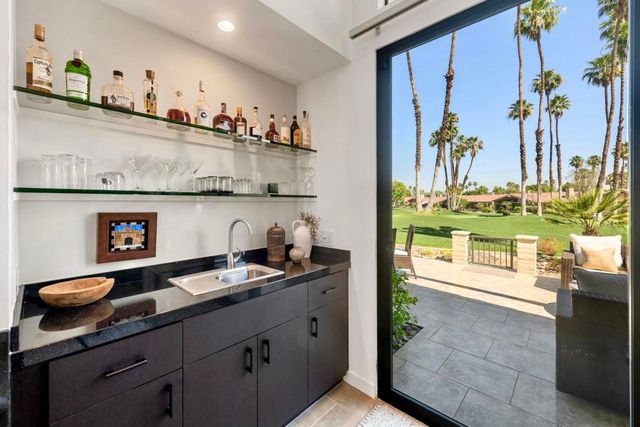286 Green Mountain Drive, Palm Desert, CA 92211