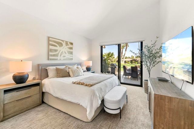 286 Green Mountain Drive, Palm Desert, CA 92211