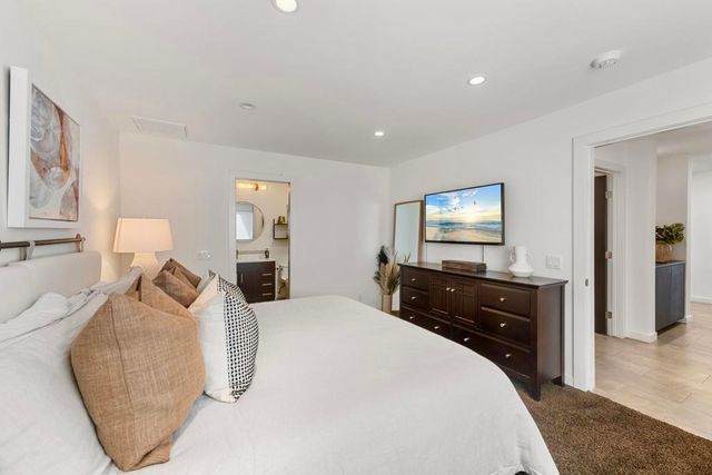 286 Green Mountain Drive, Palm Desert, CA 92211