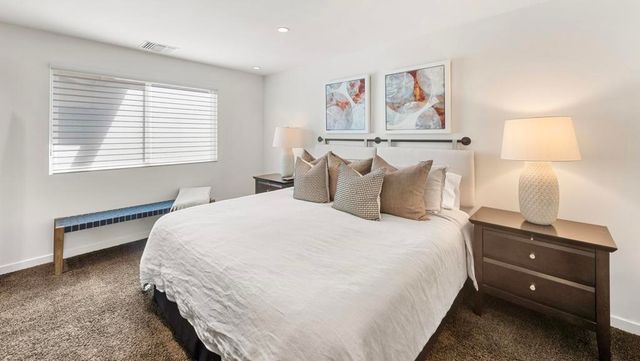 286 Green Mountain Drive, Palm Desert, CA 92211