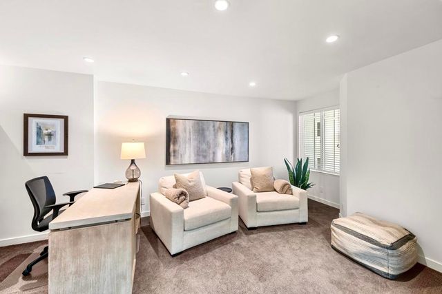 286 Green Mountain Drive, Palm Desert, CA 92211