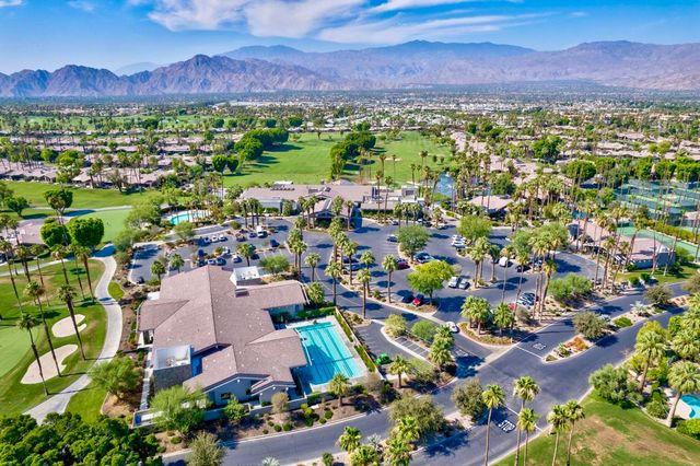 286 Green Mountain Drive, Palm Desert, CA 92211