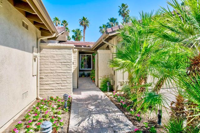 286 Green Mountain Drive, Palm Desert, CA 92211