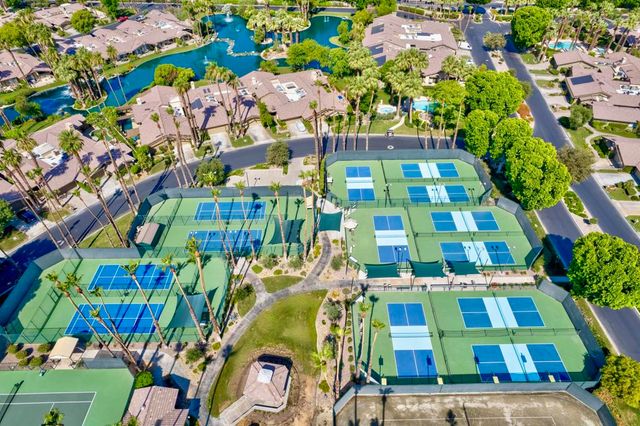 286 Green Mountain Drive, Palm Desert, CA 92211