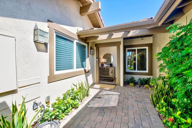 286 Green Mountain Drive, Palm Desert, CA 92211