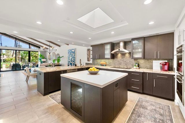 286 Green Mountain Drive, Palm Desert, CA 92211