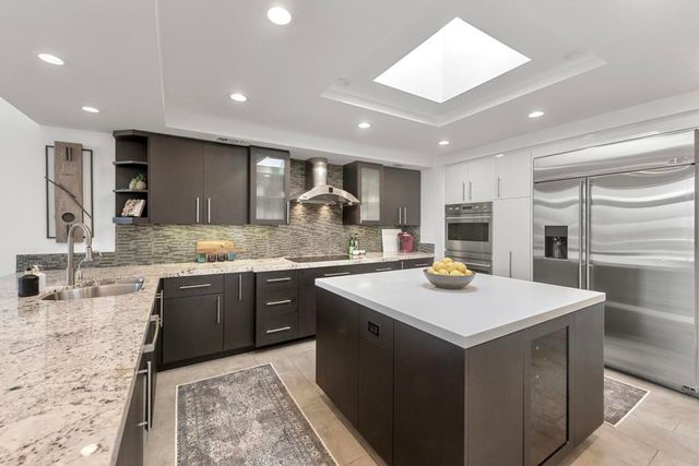 286 Green Mountain Drive, Palm Desert, CA 92211