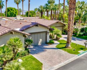 286 Green Mountain Drive, Palm Desert, CA 92211