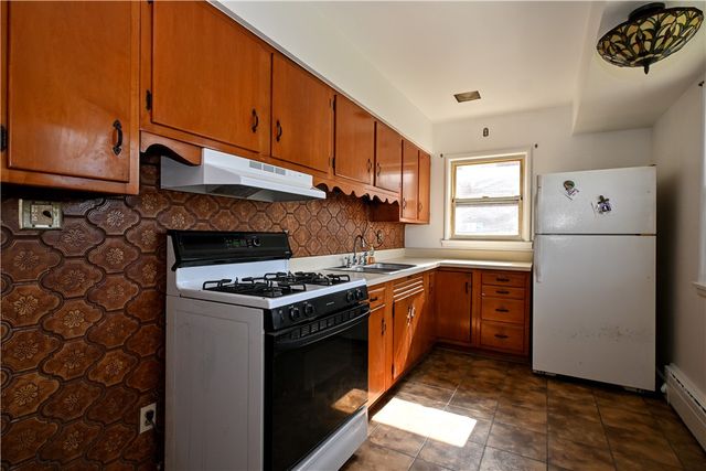 1255 Rosecrest Ave, Monessen, PA 15062