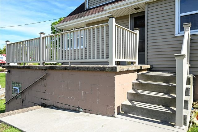 1255 Rosecrest Ave, Monessen, PA 15062
