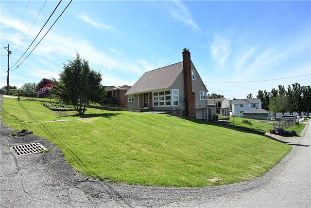 1255 Rosecrest Ave, Monessen, PA 15062