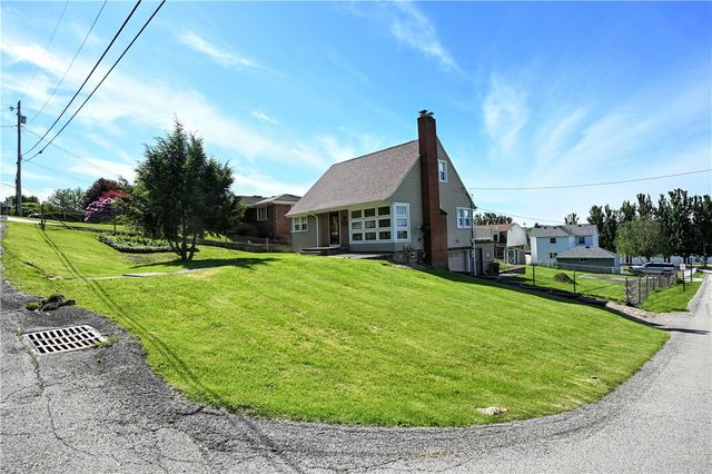 1255 Rosecrest Ave, Monessen, PA 15062