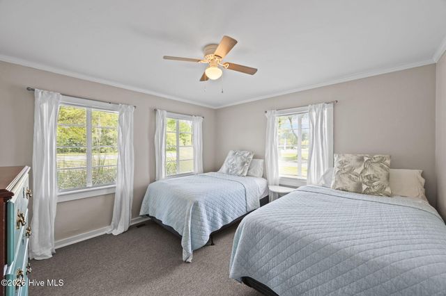 1103 Broad Street Ext, Oriental, NC 28571