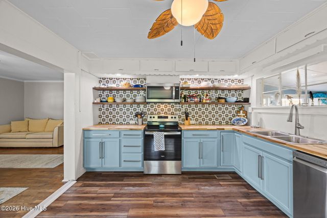 1103 Broad Street Ext, Oriental, NC 28571