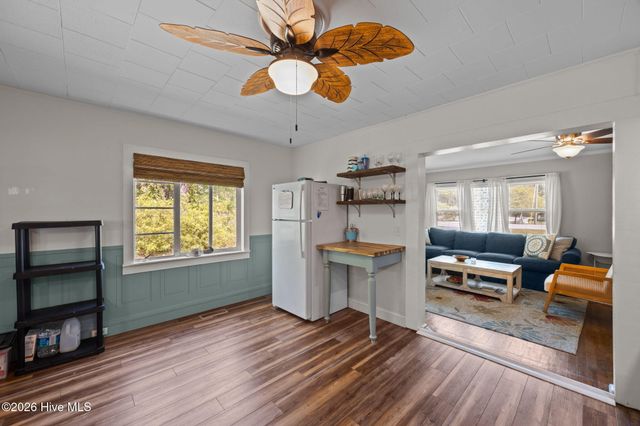 1103 Broad Street Ext, Oriental, NC 28571