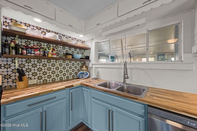 1103 Broad Street Ext, Oriental, NC 28571