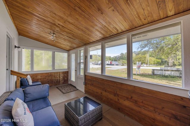 1103 Broad Street Ext, Oriental, NC 28571