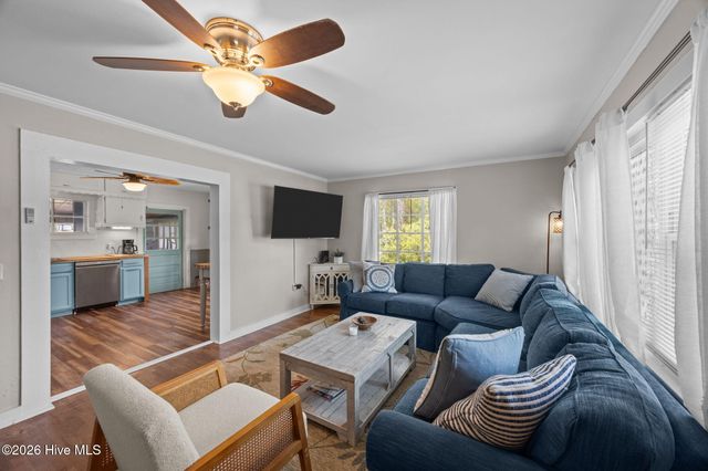 1103 Broad Street Ext, Oriental, NC 28571