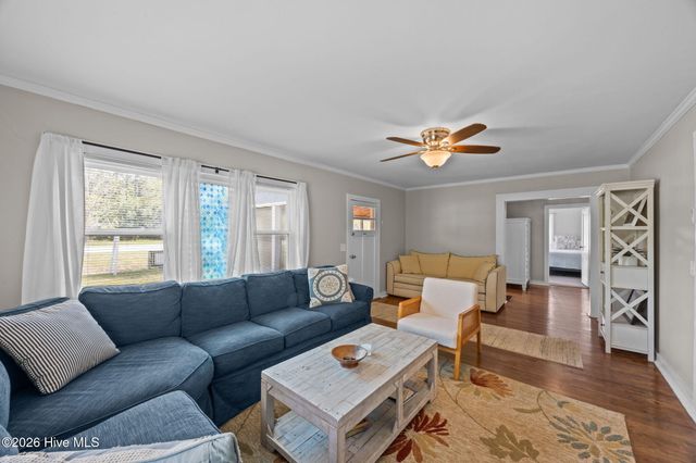 1103 Broad Street Ext, Oriental, NC 28571