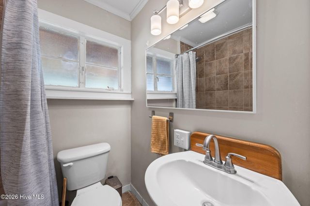 1103 Broad Street Ext, Oriental, NC 28571