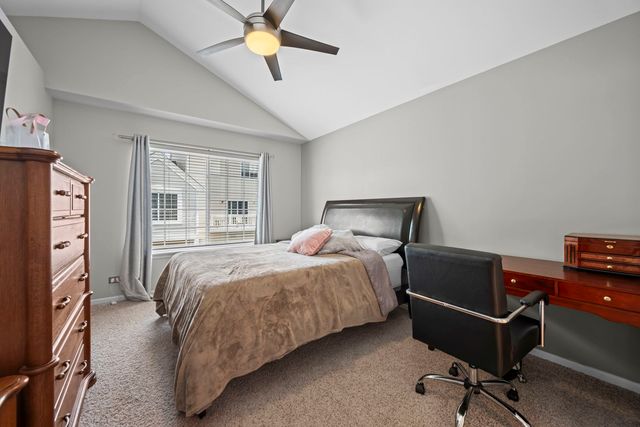 557 Cary Woods Circle, Cary, IL 60013