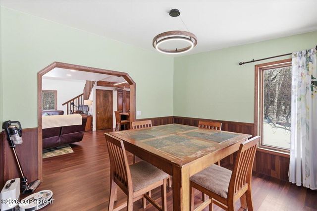 4301 N Farm Loop, Palmer, AK 99645