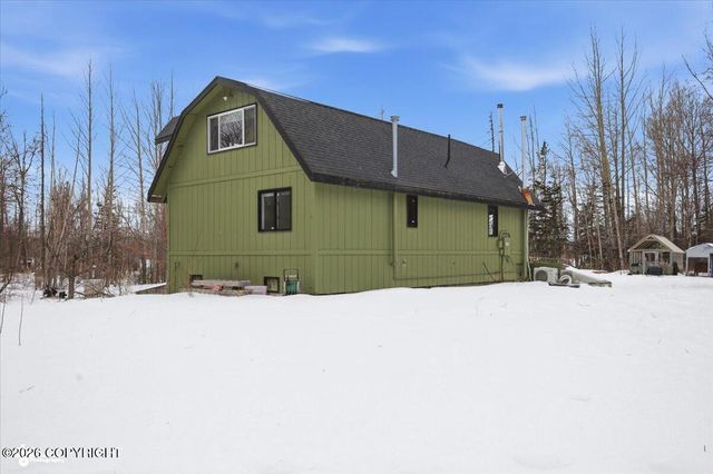 4301 N Farm Loop, Palmer, AK 99645