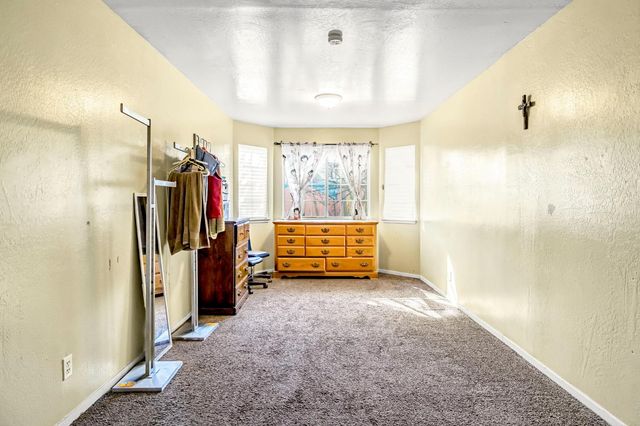 882 W National Avenue, Clovis, CA 93612