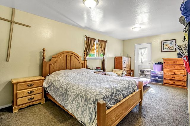 882 W National Avenue, Clovis, CA 93612